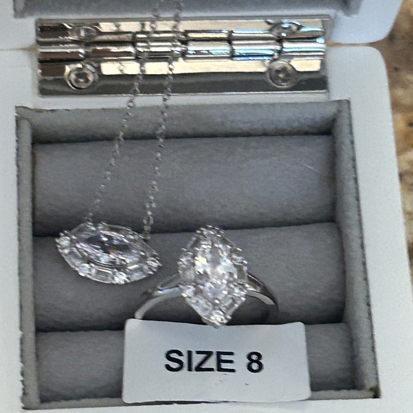 Charmed Aroma RIng & Necklace Set - Picture 1 of 1